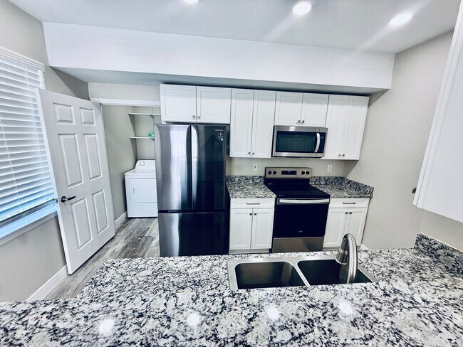 Building Photo - 2 Bed/2 Bath Condo with Garage in Lakes at Viera East