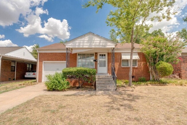 Primary Photo - 5228 N Hudson Ave