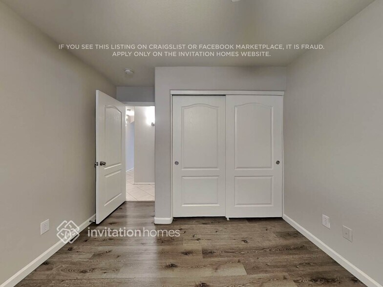 Building Photo - 832 N 166th Ln