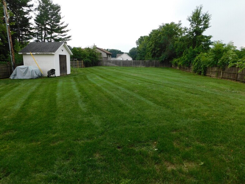 Games Galore on lush lawn! - 26 Patricia Ln