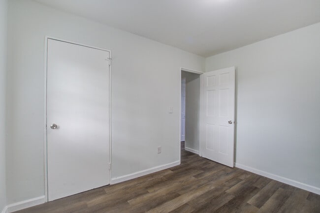 Building Photo - 2325 Elegans Dr