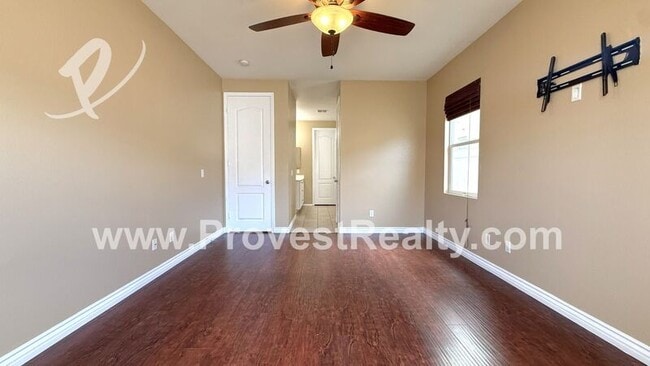 Building Photo - 13272 Sunland St