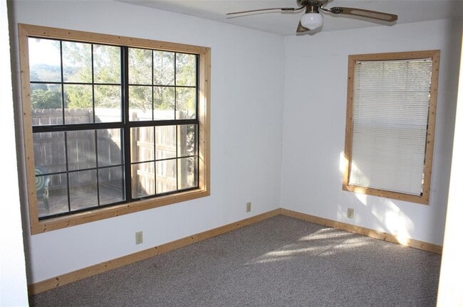 Building Photo - 100 Valley Verde Ct