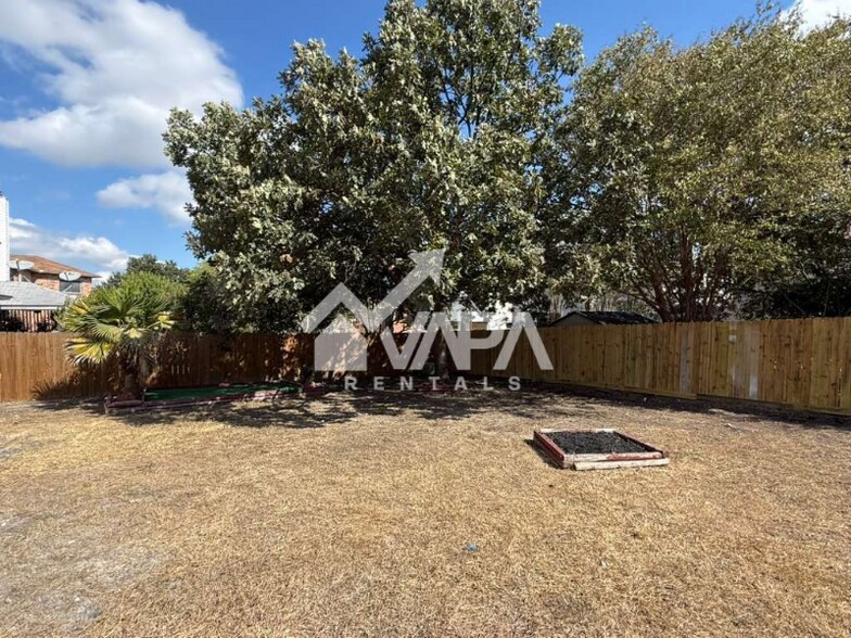 Building Photo - 7922 Cherry Glade