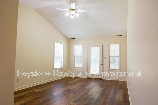 Building Photo - 105 Bruce View Cir