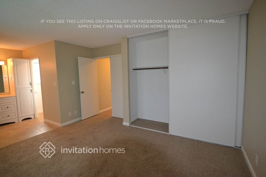 Building Photo - 2852 Londonderry Dr