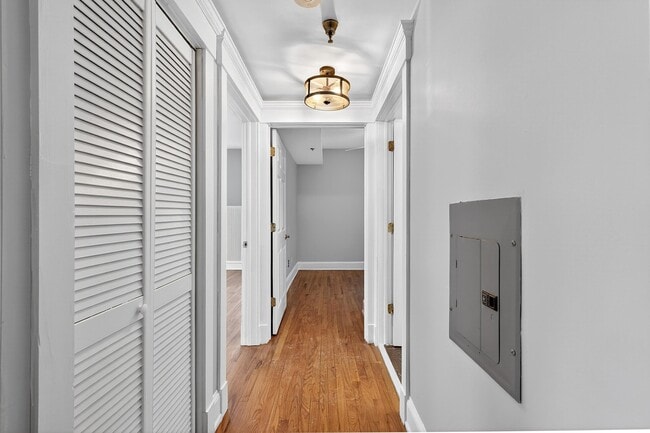 Building Photo - 608 Bramhall Ave