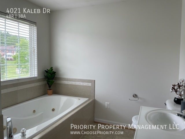 Building Photo - Gorgeous Home in Madison Village
