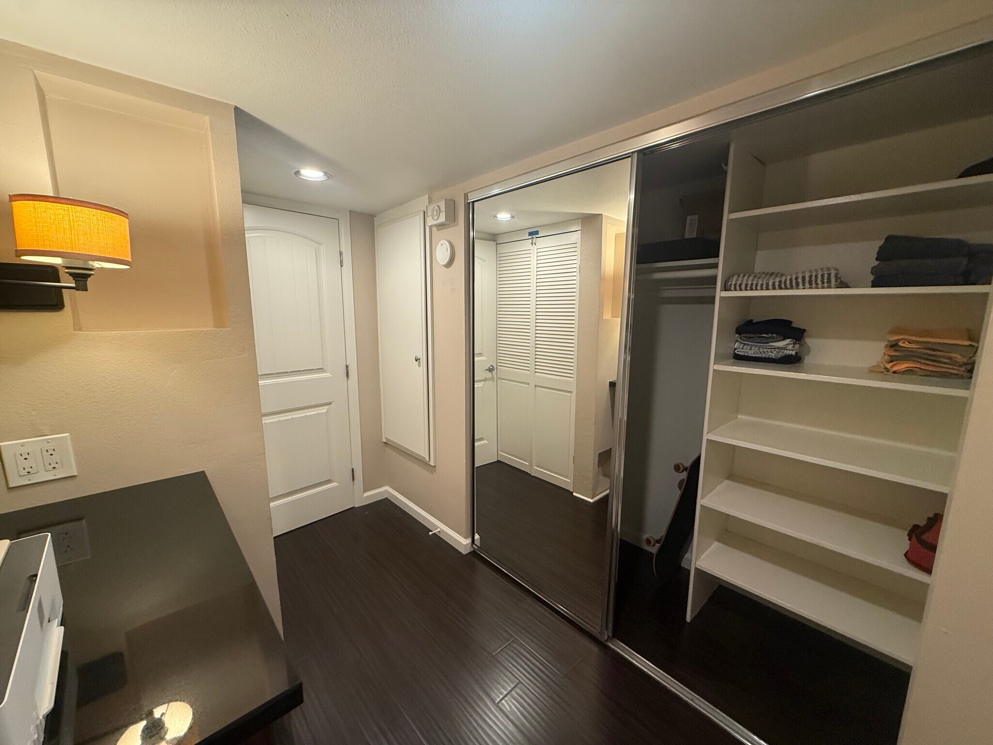 Building Photo - 6927 Amherst St