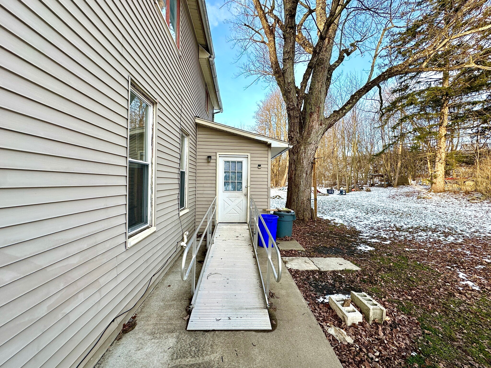 Building Photo - 923 Franklin Ave