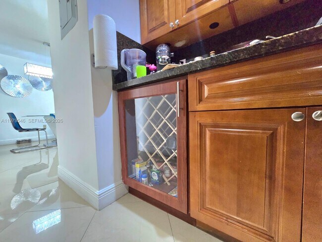 Building Photo - 6940 Miami Gardens Dr