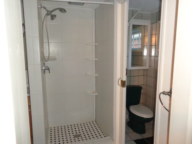 Building Photo - 2 E 54th St