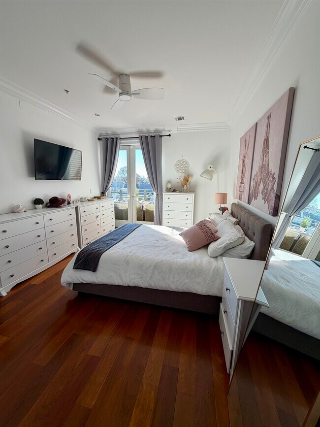 Building Photo - 34-40-40 48th St