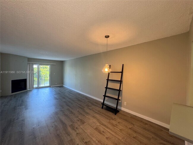 Building Photo - 1752 NW 3rd Terrace