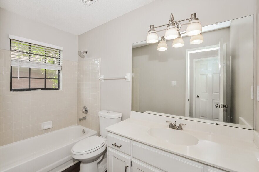 Building Photo - 5554 Harvey Pointe Ln