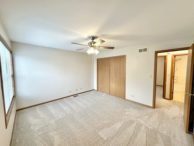 Building Photo - 540 N Crystal Ave