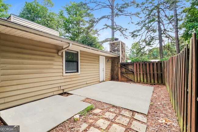 Building Photo - 5281 Williams Rd