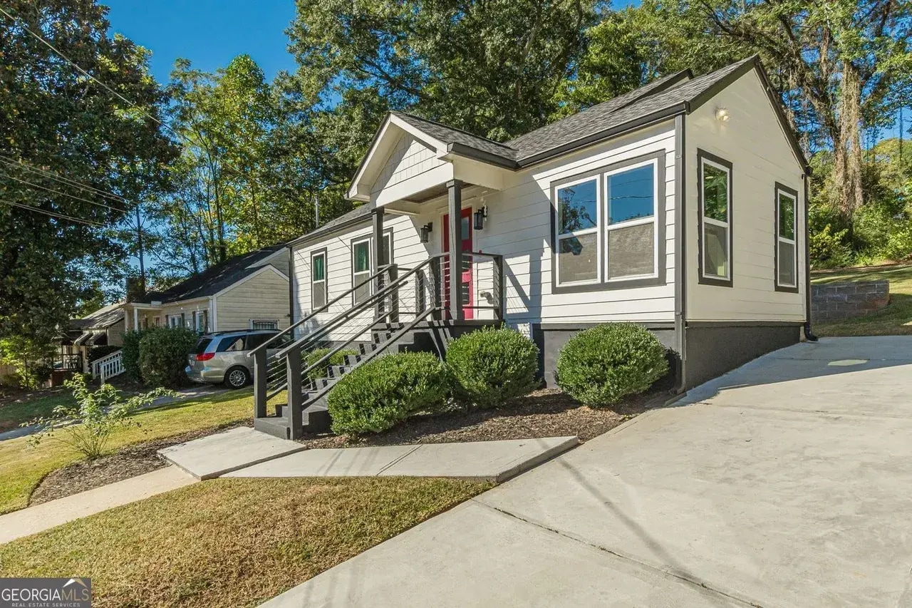 Building Photo - 2657 Blount St