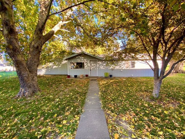 Primary Photo - Country Living in West Valley