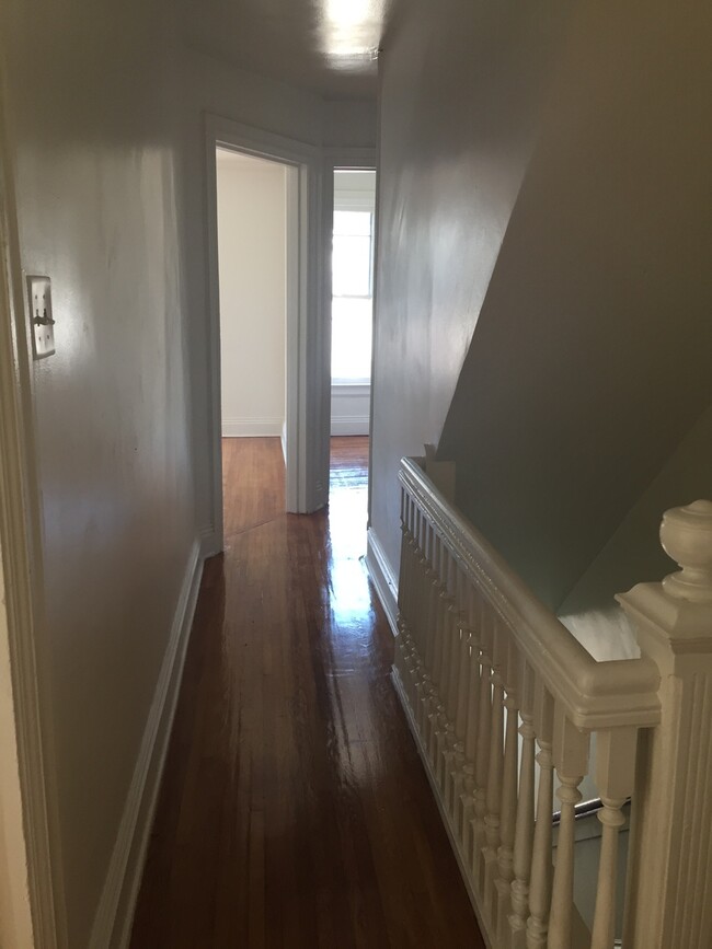 Building Photo - Available Now! 2nd/3rd Floor 2 Bedroom Wes...