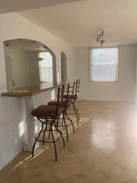 Building Photo - 4200 Hillcrest Dr