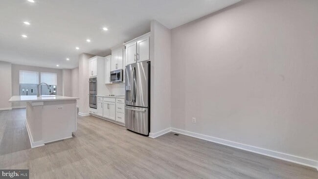 Building Photo - 13170 Arches Rd