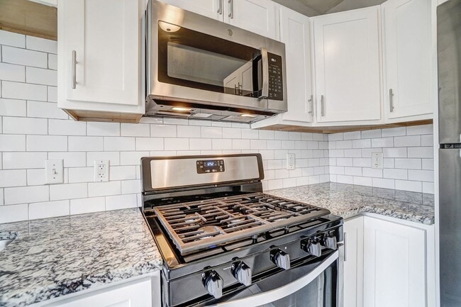 Building Photo - Newly renovated 2bed/1bath