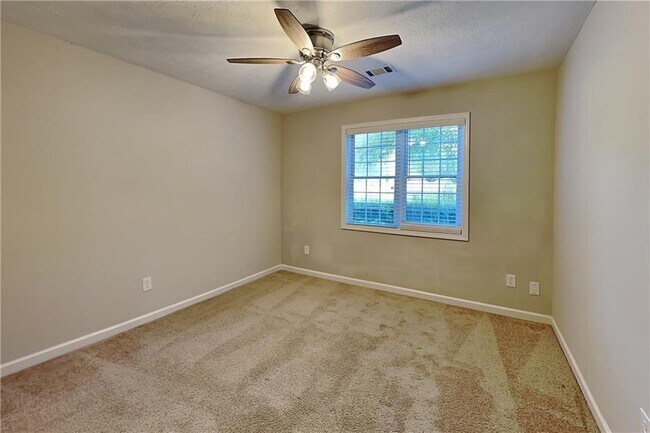 Building Photo - 3564 Saddlebrook Dr