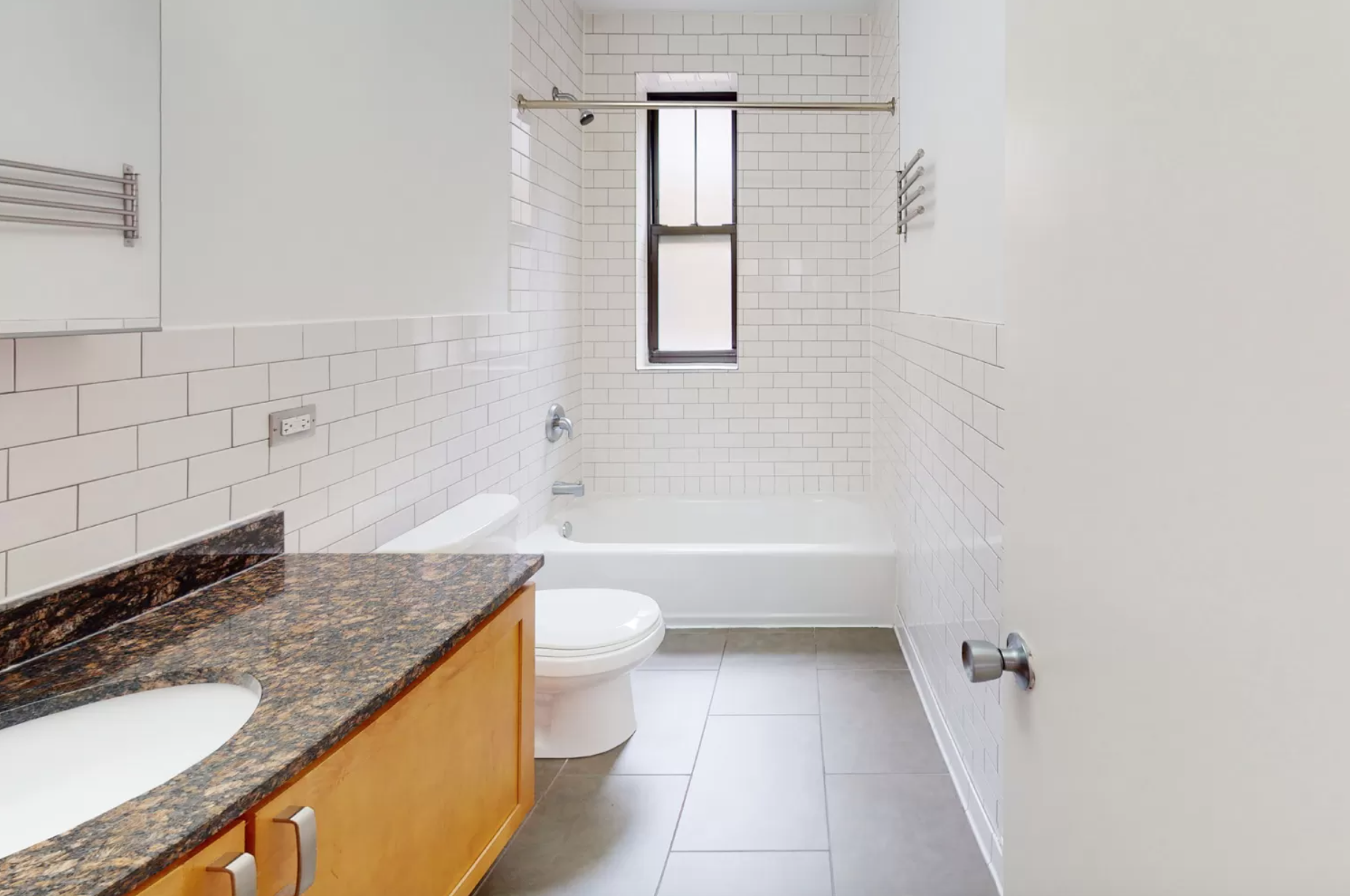 Building Photo - 401 E 57th St