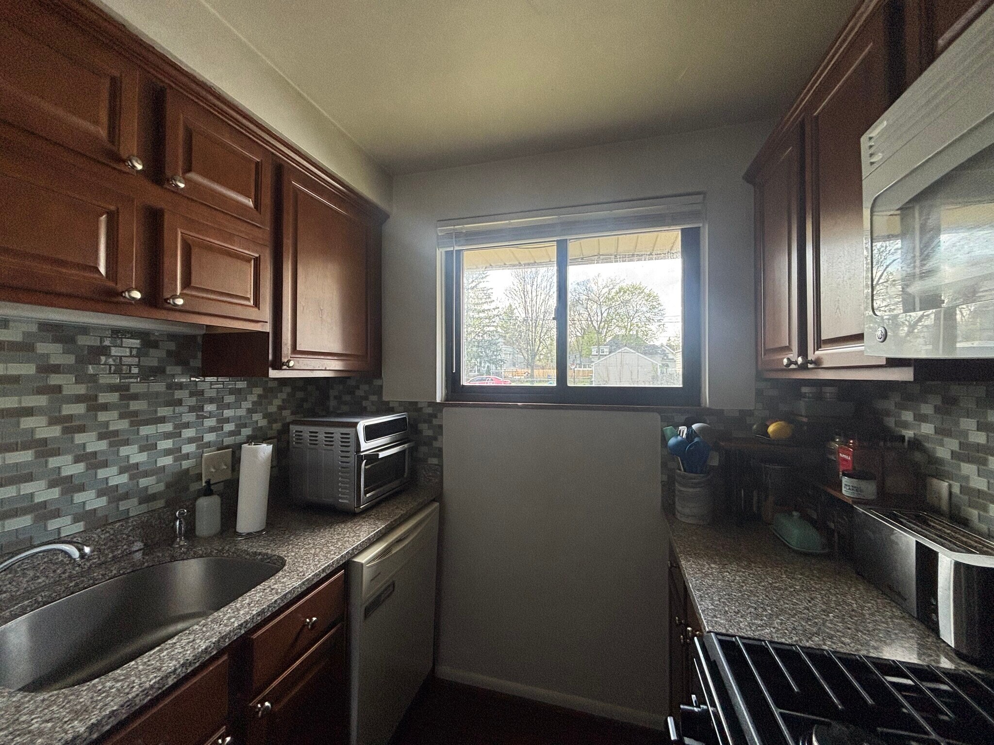 Building Photo - 219 W 12 Mile Rd