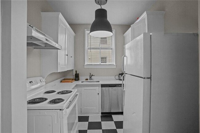 Building Photo - 30 Gould St