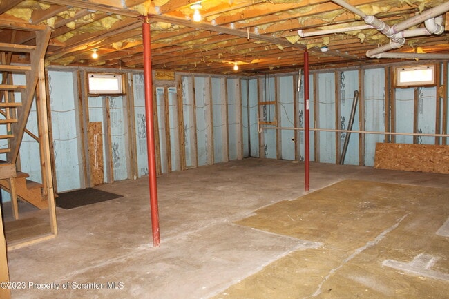 Building Photo - 15 Jeanne Dr