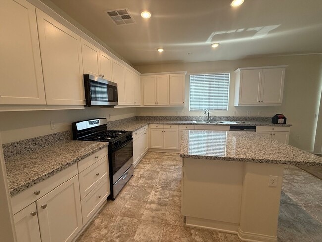 Building Photo - Victorville- New Richmond Home, 3 bedrooms...