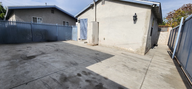 Building Photo - 10408 Anzac Ave