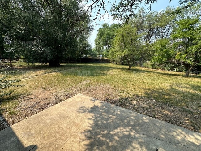 Building Photo - 1109 Fairview Dr