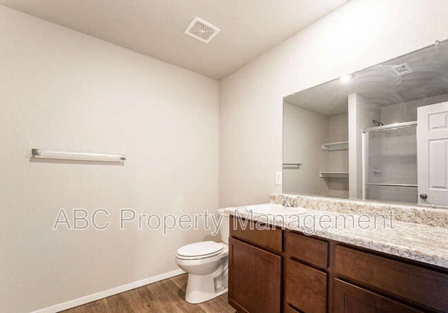 Building Photo - 4405 SW Sackett Ave