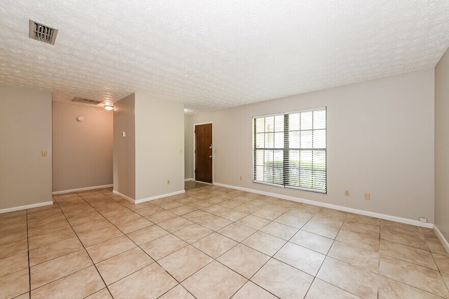 Building Photo - 7279 Sharbeth Dr S