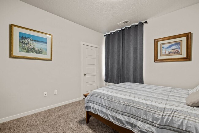 Building Photo - Beautiful Home in Garden City!
