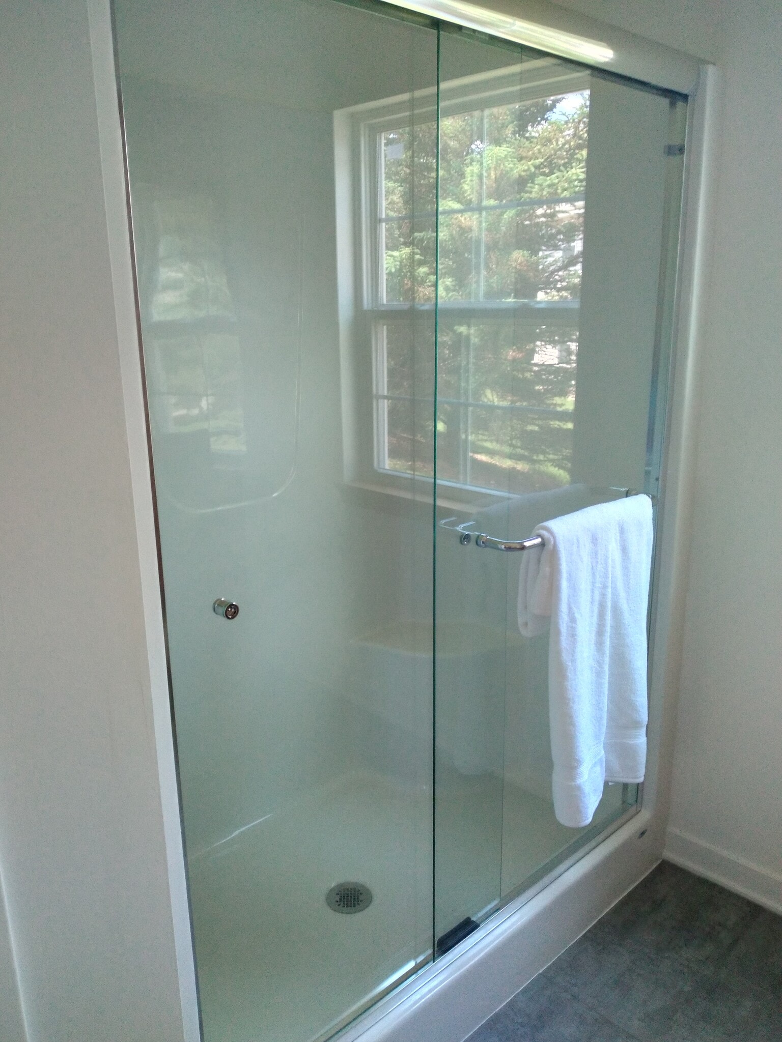 Building Photo - 2725 Pond Dr