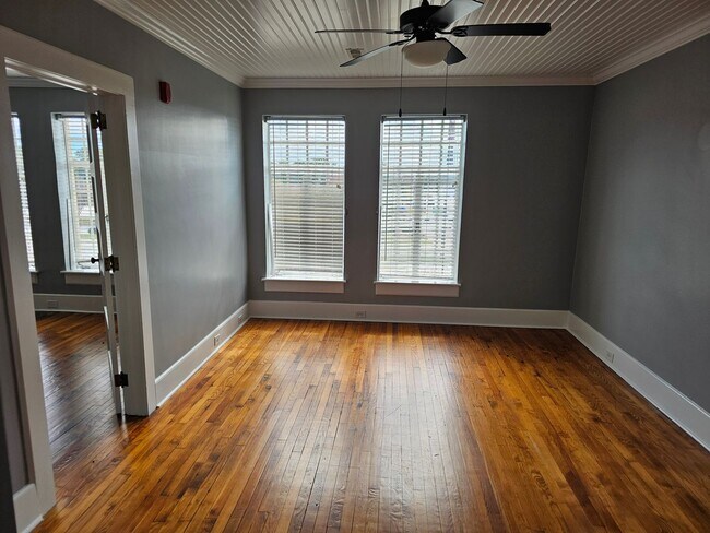 Building Photo - 103 E Main St