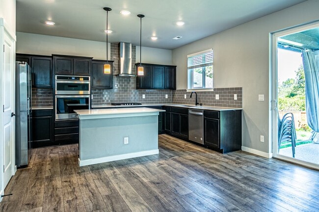 Building Photo - Spacious 4 bed home in Cascade Vista Commu...
