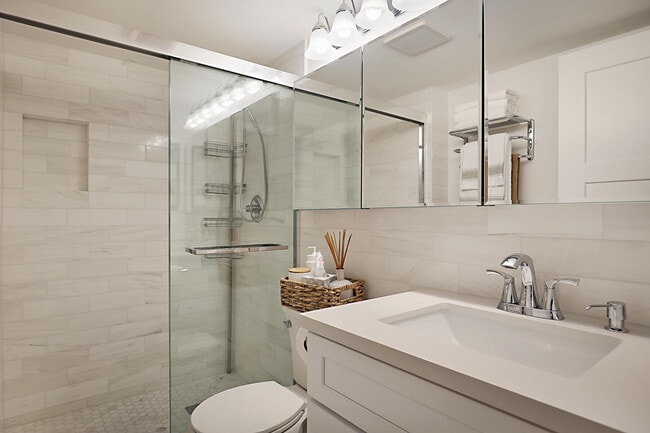 Building Photo - 2121 N Ocean Blvd