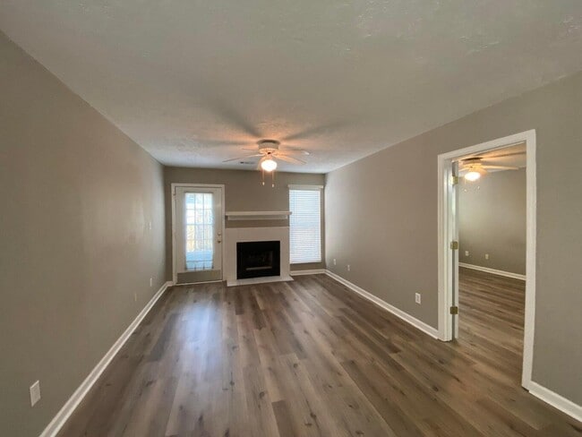 Building Photo - 4723 Brookwood Dr