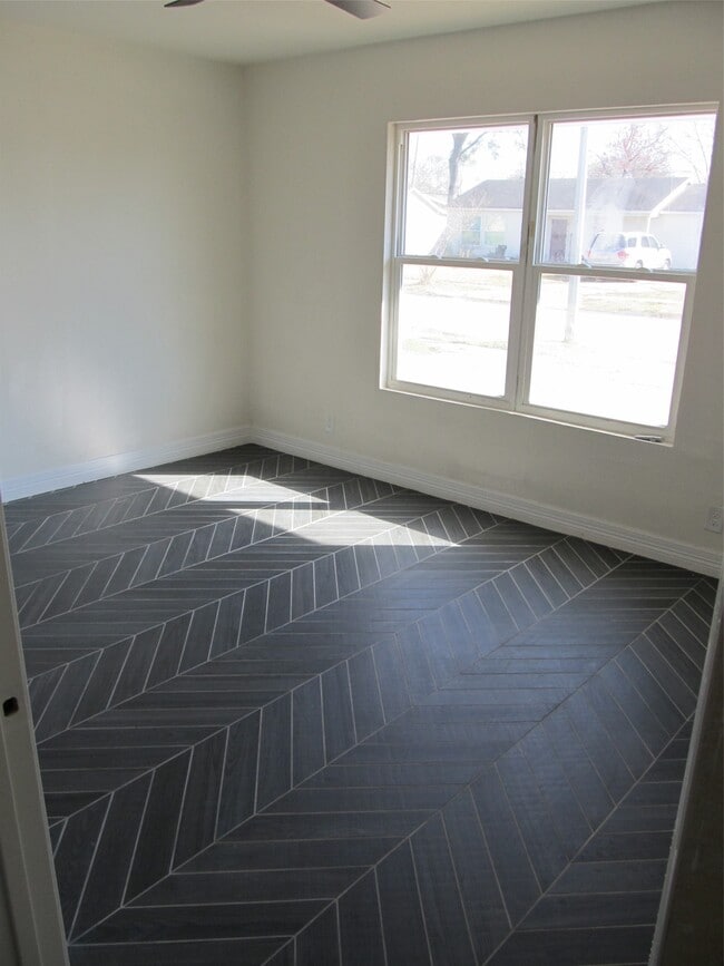 Building Photo - 1213 Trimm Ave