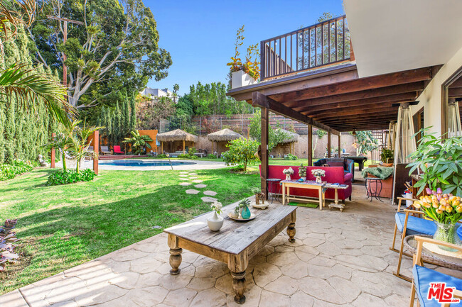 Building Photo - 3092 Laurel Canyon Blvd