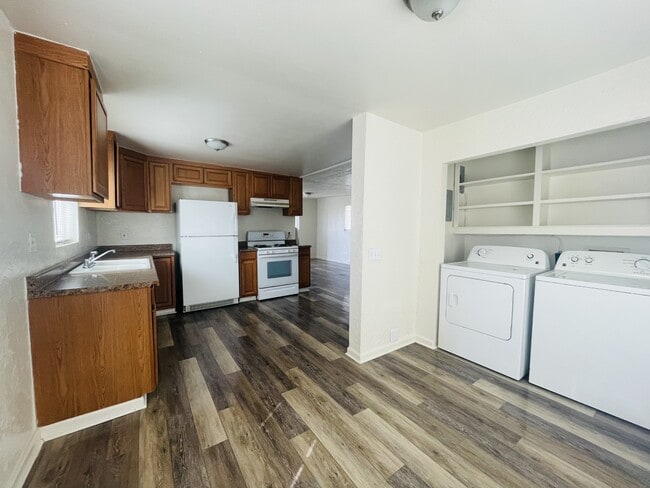 Building Photo - 467 McLean Rd