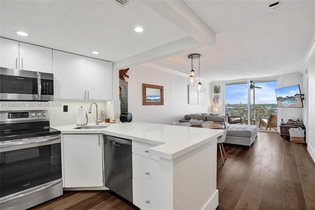 Building Photo - 1391 S Ocean Blvd