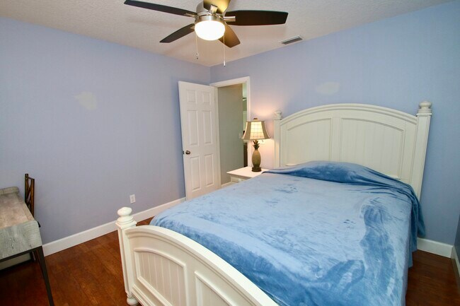 Building Photo - 5772 White Acres Ln