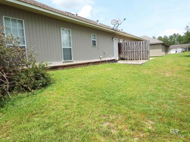 Building Photo - 33064 Stables Dr