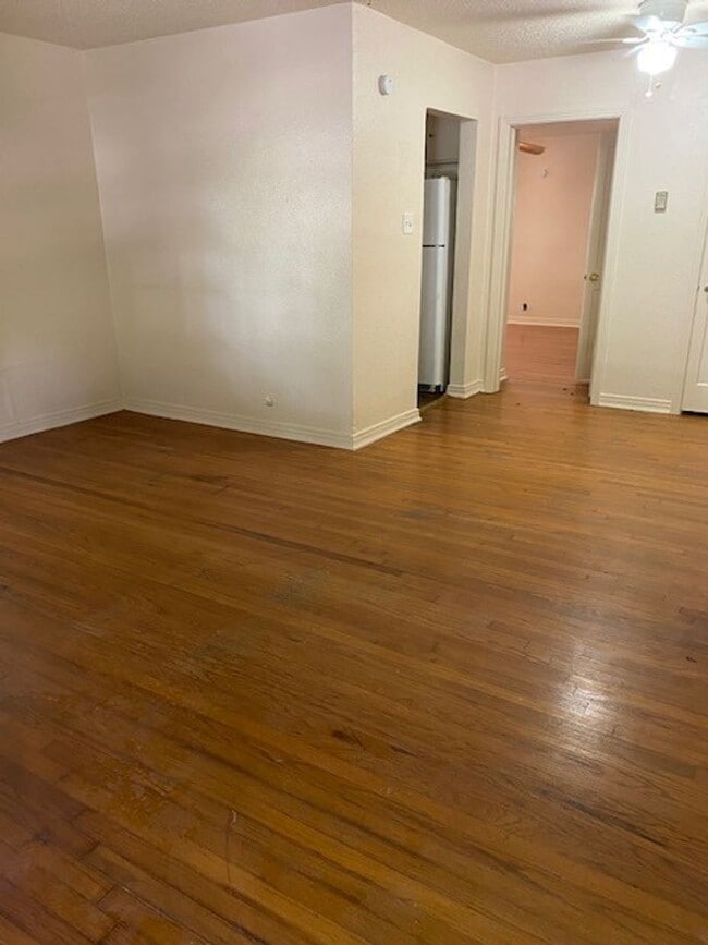 Building Photo - One bedroom duplex in Central Denton